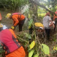 Defensa Civil recupera cuerpo de joven arrastrado por río en Villa Altagracia