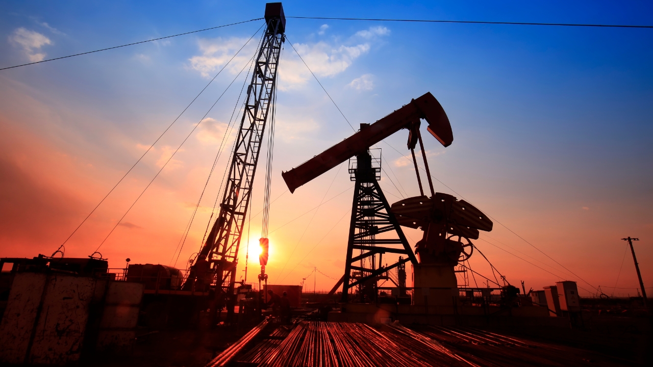 Petróleo de Texas sube un 7,13% tras el anuncio de Trump de bloquear el estrecho de Ormuz