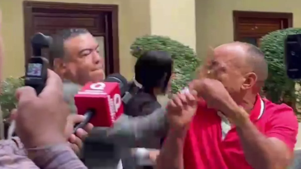 Ponen querella al comunicador Jhossan Capell por agresión en el Palacio de Justicia de Ciudad Nueva