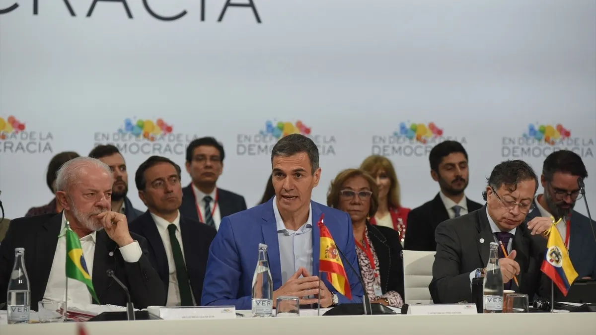 Sánchez llama a la acción a los progresistas para defender la democracia y no resignarse
