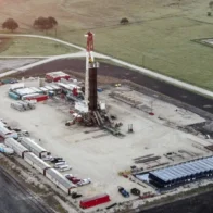 El petróleo de Texas cae casi un 12 % tras la reapertura del estrecho de Ormuz