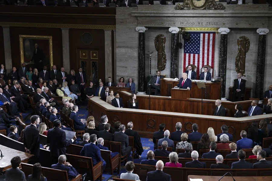 Los demócratas del Senado de Estados Unidos fracasaron este martes en un nuevo intento de limitar la autoridad del presidente, Donald Trump,
