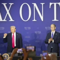 Trump promueve su política de eliminar impuestos sobre las propinas en Las Vegas