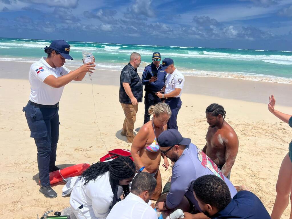 Colombiano muere tras ser arrastrado por olas en Bávaro