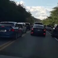 Reportan congestión vehicular en Azua por retorno masivo tras Semana Santa