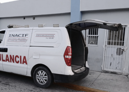 Hombre muere tras disparo accidental mientras compartía con amigos en Barahona