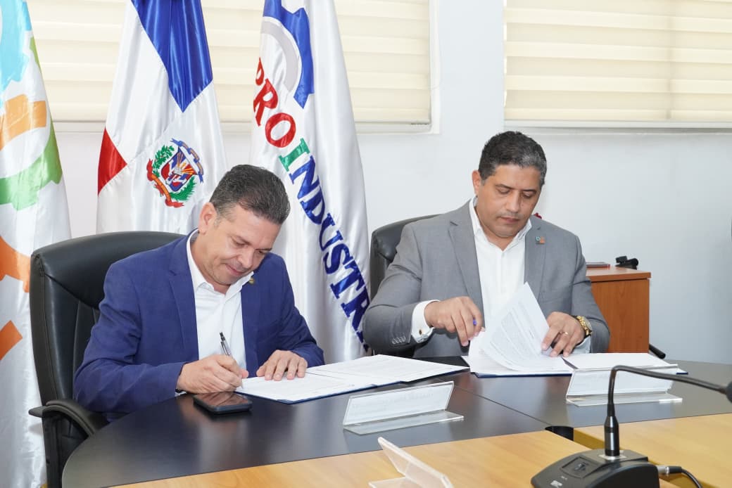 Proindustria y Consejo Empresarial de Santo Domingo Norte firman alianza para impulsar el desarrollo industrial
