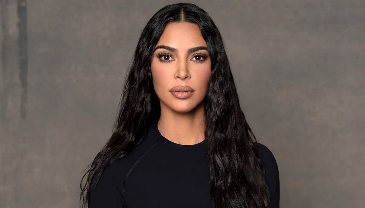 Kim Kardashian comparte su estricta rutina de bienestar con decenas de suplementos diarios