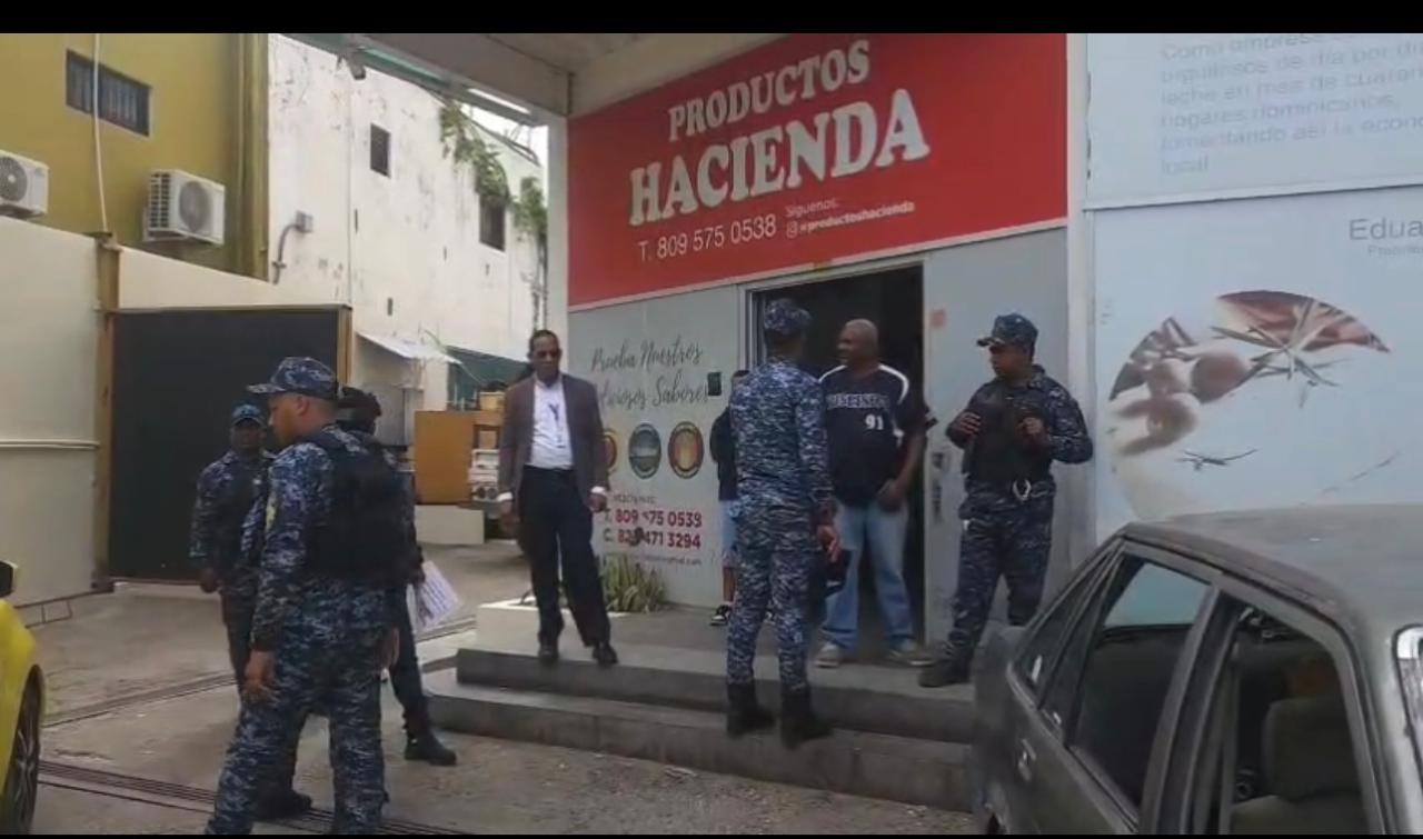 Salud Pública cierra temporalmente fábrica de lácteos en Santiago por violar normas sanitarias