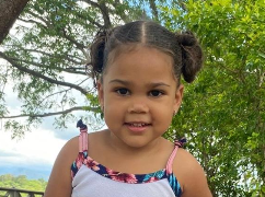 Madre pide ayuda urgente para salvar la vida de su hija de dos años con quistes cerebrales