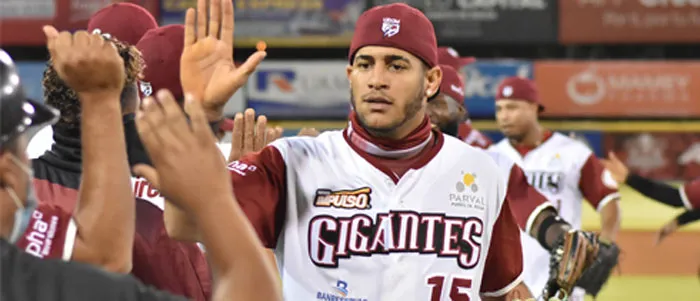 Angelinos ascienden al dominicano José Sirí desde Triple-A