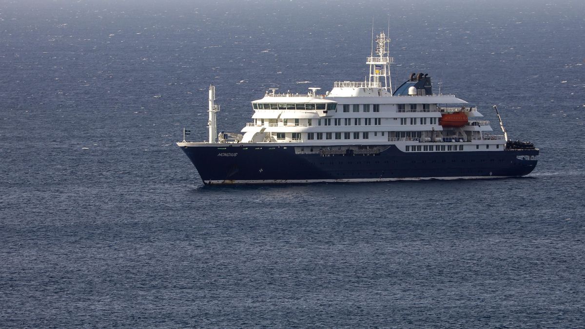 Francia repatriará a cinco pasajeros afectados por alerta sanitaria en crucero que llegará a Tenerife