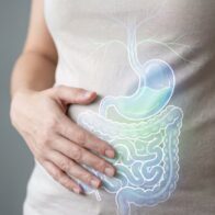 Por qué se inflama el abdomen, cuándo es una señal de alarma y qué recomiendan los expertos