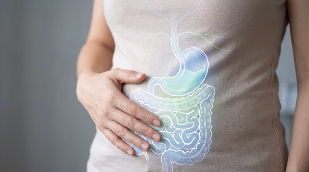 Por qué se inflama el abdomen, cuándo es una señal de alarma y qué recomiendan los expertos