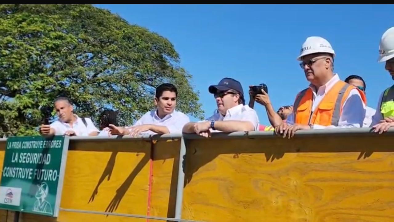 Paliza afirma monorriel de Santiago operará este año y aceleran entrega de la obra