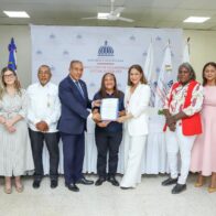 Supérate y Conape habilitan 71 personas cuidadoras de adultos mayores en Azua