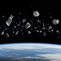 El 47% de lo que orbita la Tierra es basura espacial y ya amenaza el futuro de la exploración