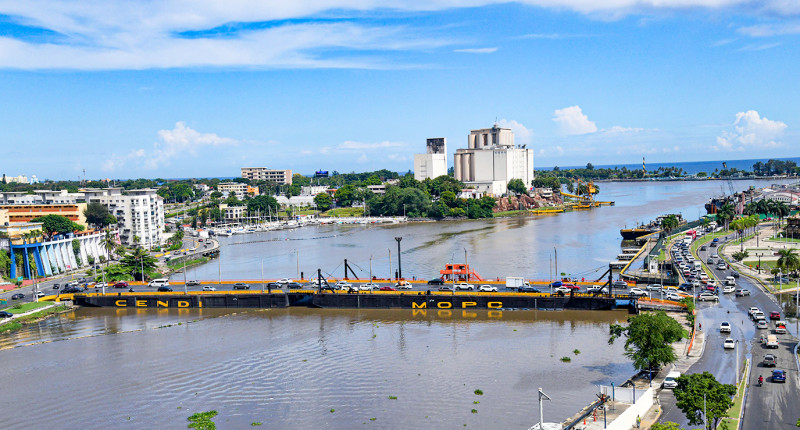 Cierres temporales afectan tránsito en la 27 de Febrero con Tiradentes y el puente flotante sobre el Ozama