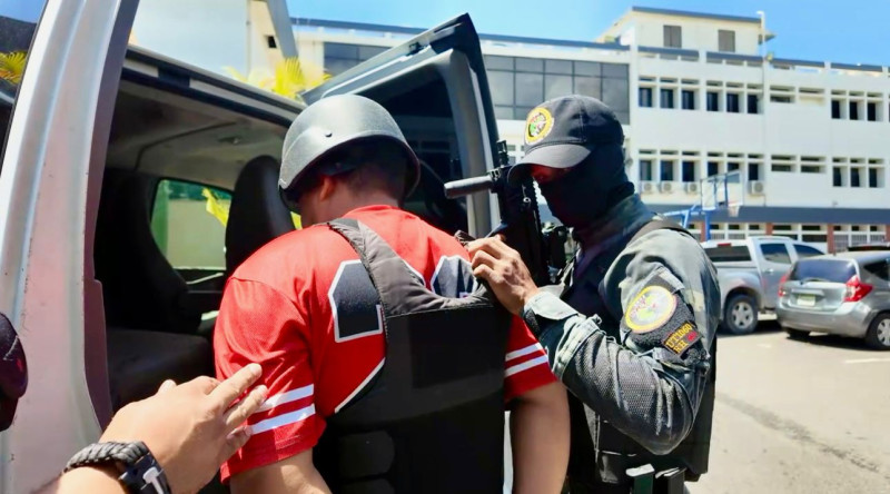 Autoridades desmantelan red vinculada a narcocargamento frente a Pedernales; hay ocho detenidos