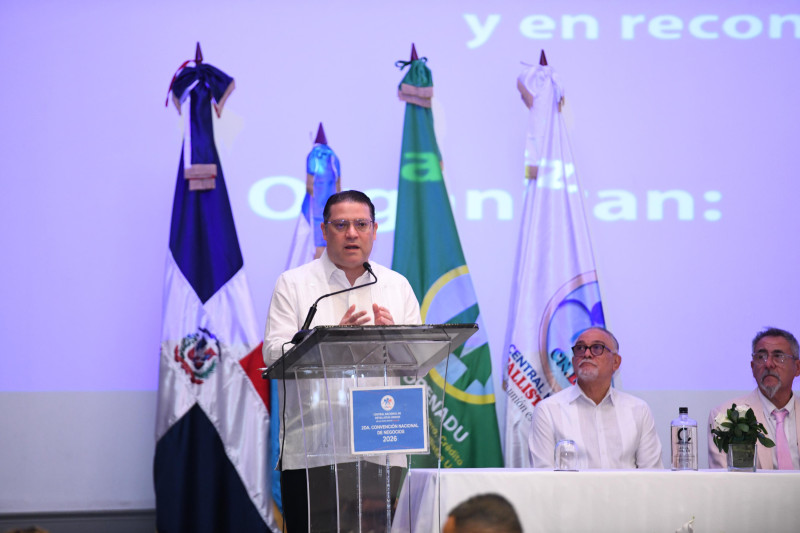 Sanz Lovatón respalda austeridad y llama a políticos a asumir sacrificios ante crisis económica