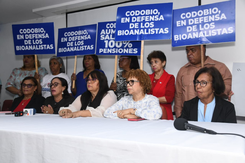 Bioanalistas exigen mejoras laborales y solicitan reunión con el presidente Abinader