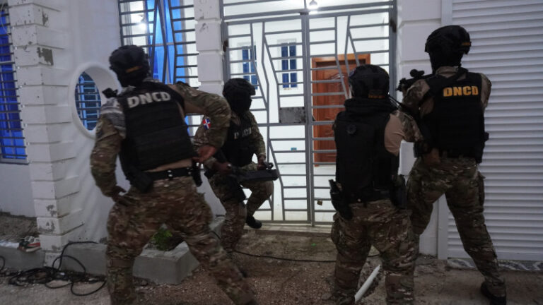 Capturan en Barahona a dos implicados en decomiso de 1.7 toneladas de cocaína en Pedernales