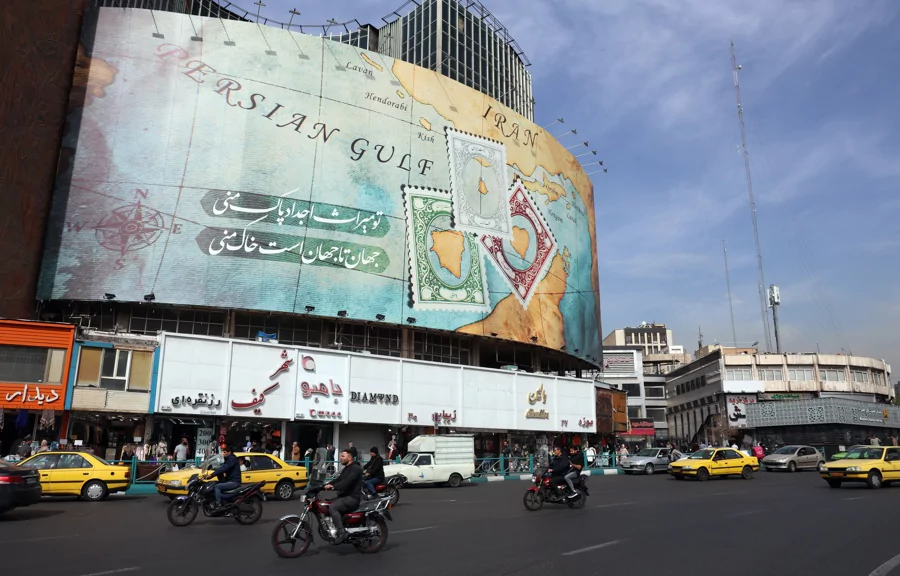 EE.UU. e Irán avanzan hacia un acuerdo de paz con Ormuz en el centro, pero "sin prisas"