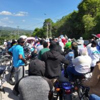 Multitud llega a la presa de Sabaneta en marcha contra la minería