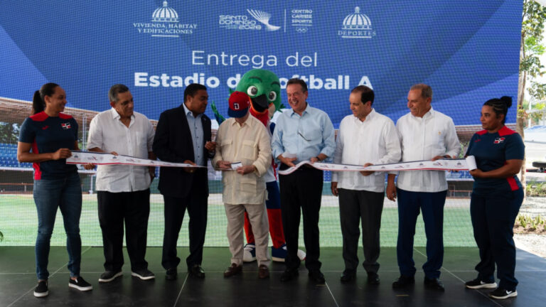 Mivhed entrega remozado Estadio de Softball A del Centro Olímpico Juan Pablo Duarte