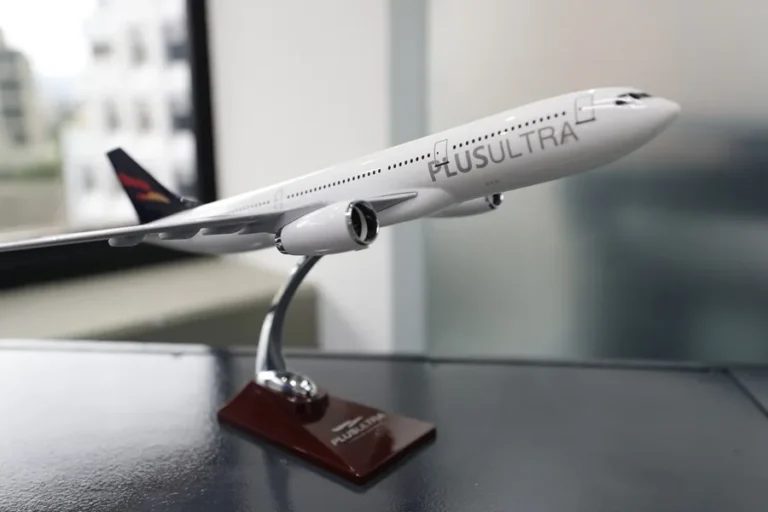La aerolínea Plus Ultra suspenderá vuelos a Colombia por aumento del precio del combustible