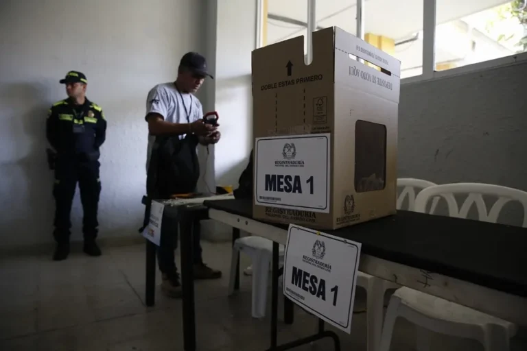Colombia vota en primera vuelta para elegir al sucesor del presidente Gustavo Petro