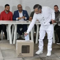 Petro vota en las elecciones en las que se escogerá a su sucesor para el periodo 2026-2030