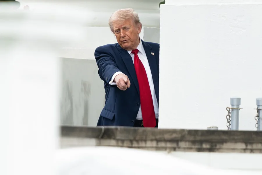 Trump insiste en que el uranio enriquecido de Irán debe ser entregado a Estados Unidos
