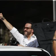 Espriella ejerce su voto en Barranquilla y se muestra confiado en ganar la Presidencia