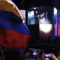 Candidato ultraderechista de Colombia reúne a cientos de personas en Bogotá para la recta final de la campaña