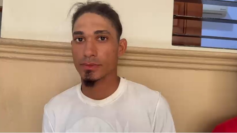 Joven denuncia agresión policial tras persecución en SFM