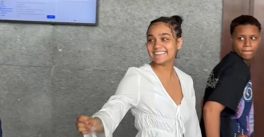“Te amo mami”: Masha pronuncia emotivas palabras antes de audiencia por porte ilegal de armas