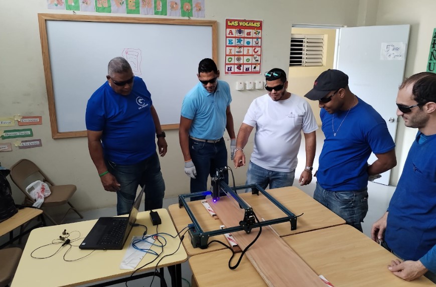 Privados de libertad de Rafey Hombres reciben capacitación en Impresión y Grabado Láser