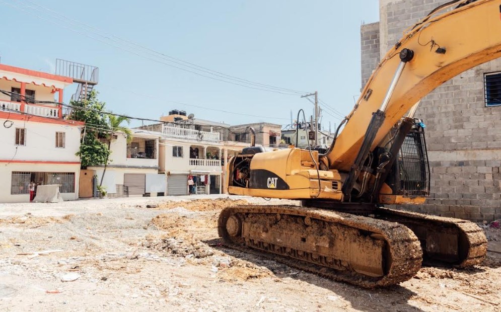 MIVHED avanza en transformación de Los Praditos con finalización de demoliciones en calle 9 y 11