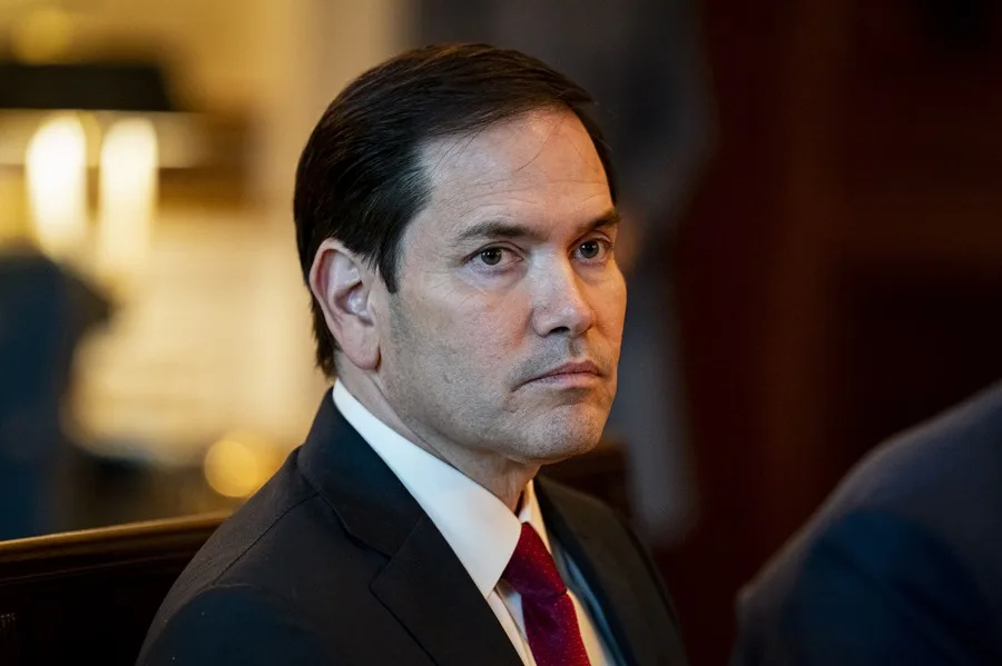 Marco Rubio dice que EE.UU. busca que China presione a Irán para reducir la tensión en el golfo Pérsico