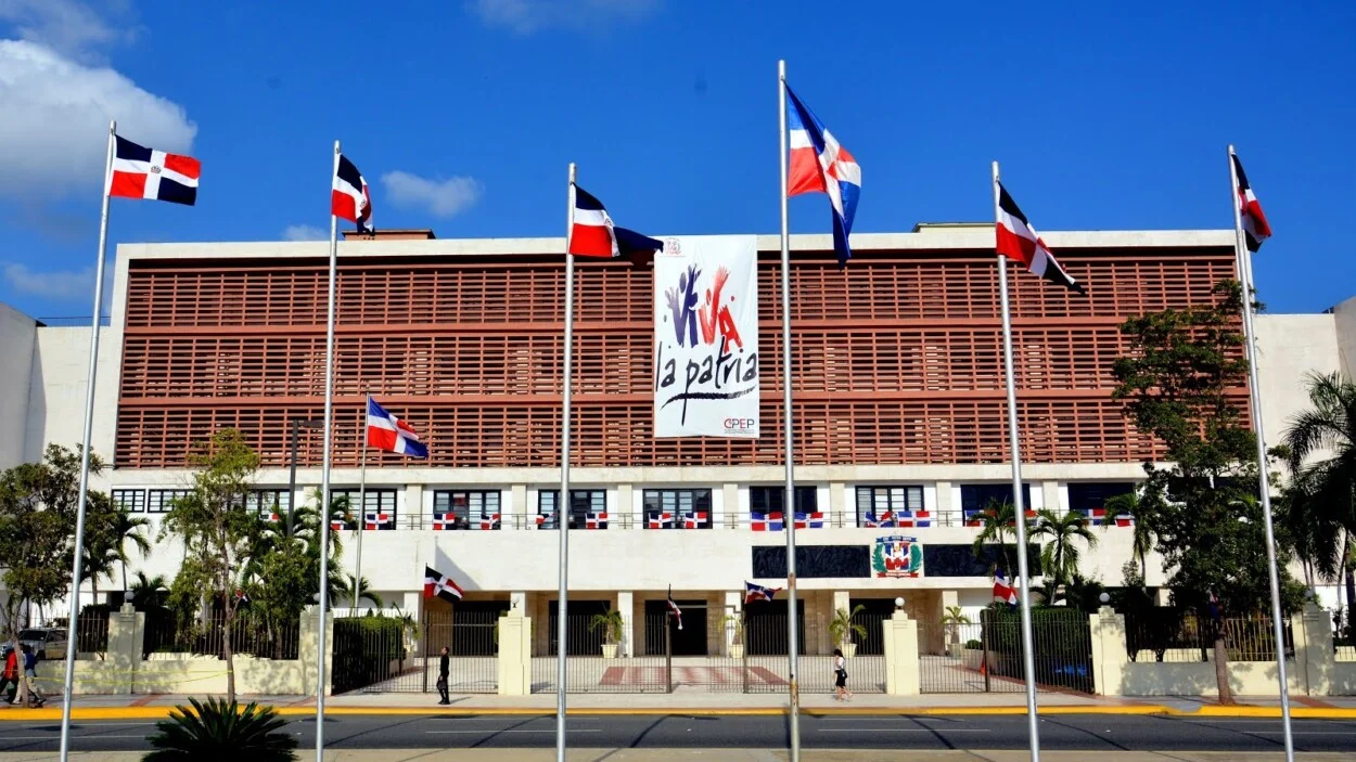 Senado aprueba varias iniciativas legislativas y conforma comisión para estudiar proyecto de la DIGITEG