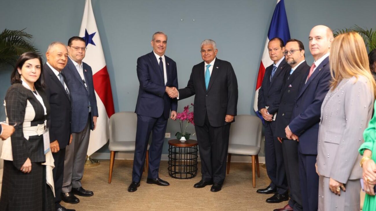 Abinader sostiene encuentro con líderes empresariales panameños para ampliar oportunidades de inversión