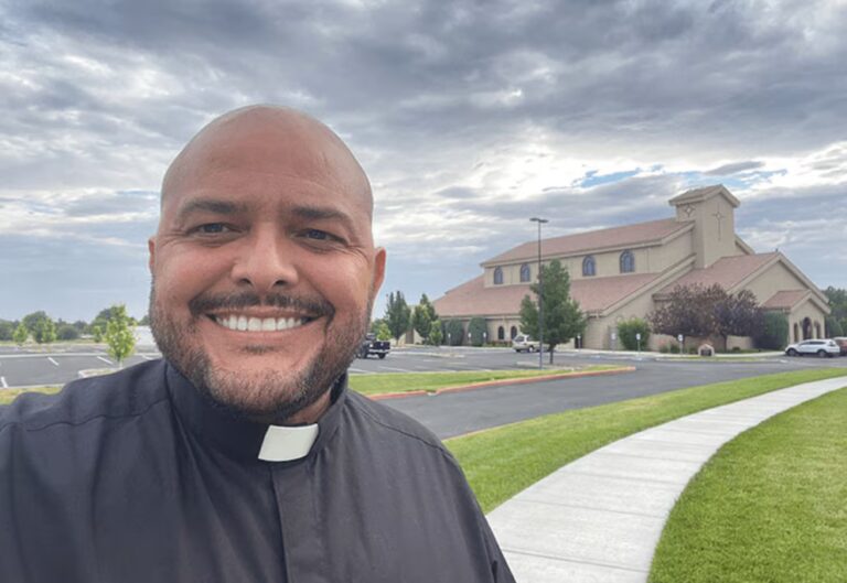 Condenan a 15 años de prisión a sacerdote costarricense en Estados Unidos por abuso sexual contra un menor