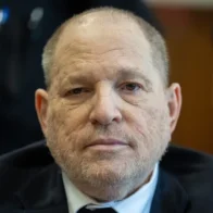 Harvey Weinstein se queja de dolor de pecho mientras el jurado de su caso empieza a deliberar