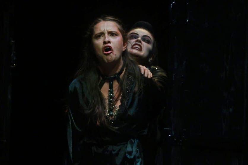 La Casa de Bernarda Alba abre con fuerza y ovaciones el Festae 2026