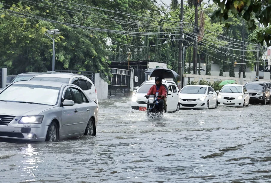 Indomet prevé aguaceros aislados en el interior y temperaturas calurosas este sábado