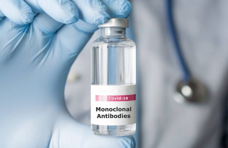 La OMS recomienda investigar anticuerpos monoclonales como tratamiento ante brote de ébola