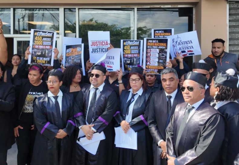 Abogados respaldan paro de jueces y servidores judiciales en Santo Domingo Oeste