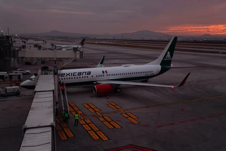 EE.UU. acuerda con México medidas para fortalecer el transporte aéreo entre ambos países