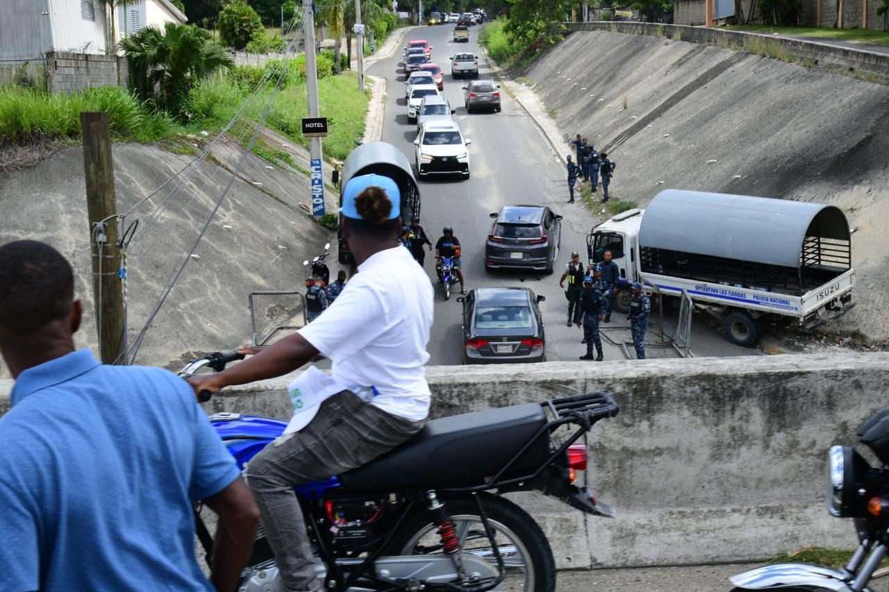 Comunitarios de Pedro Brand afectados por bombas lacrimógenas durante manifestación